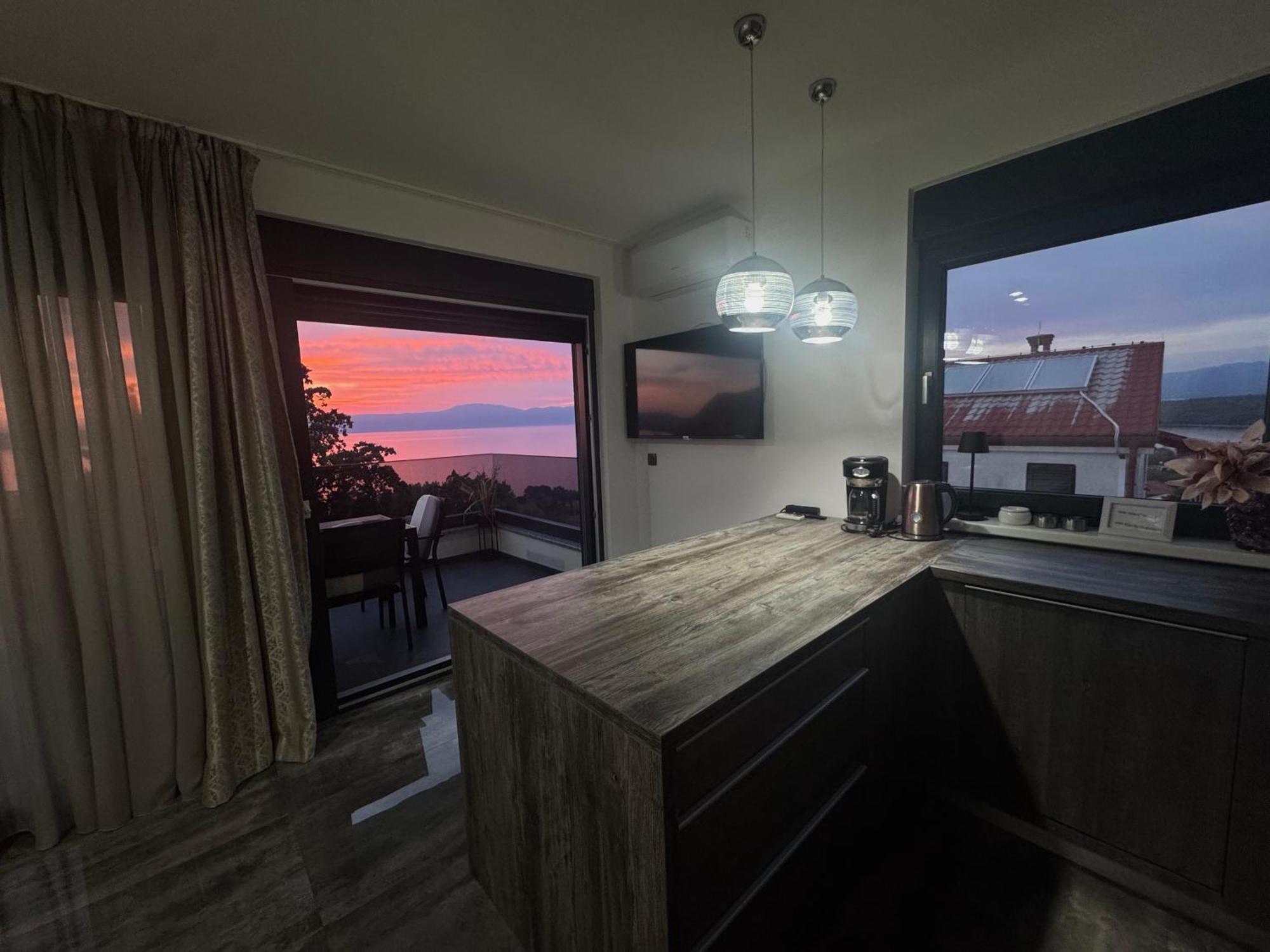 Golden Sunset Apartman Njivice Kültér fotó